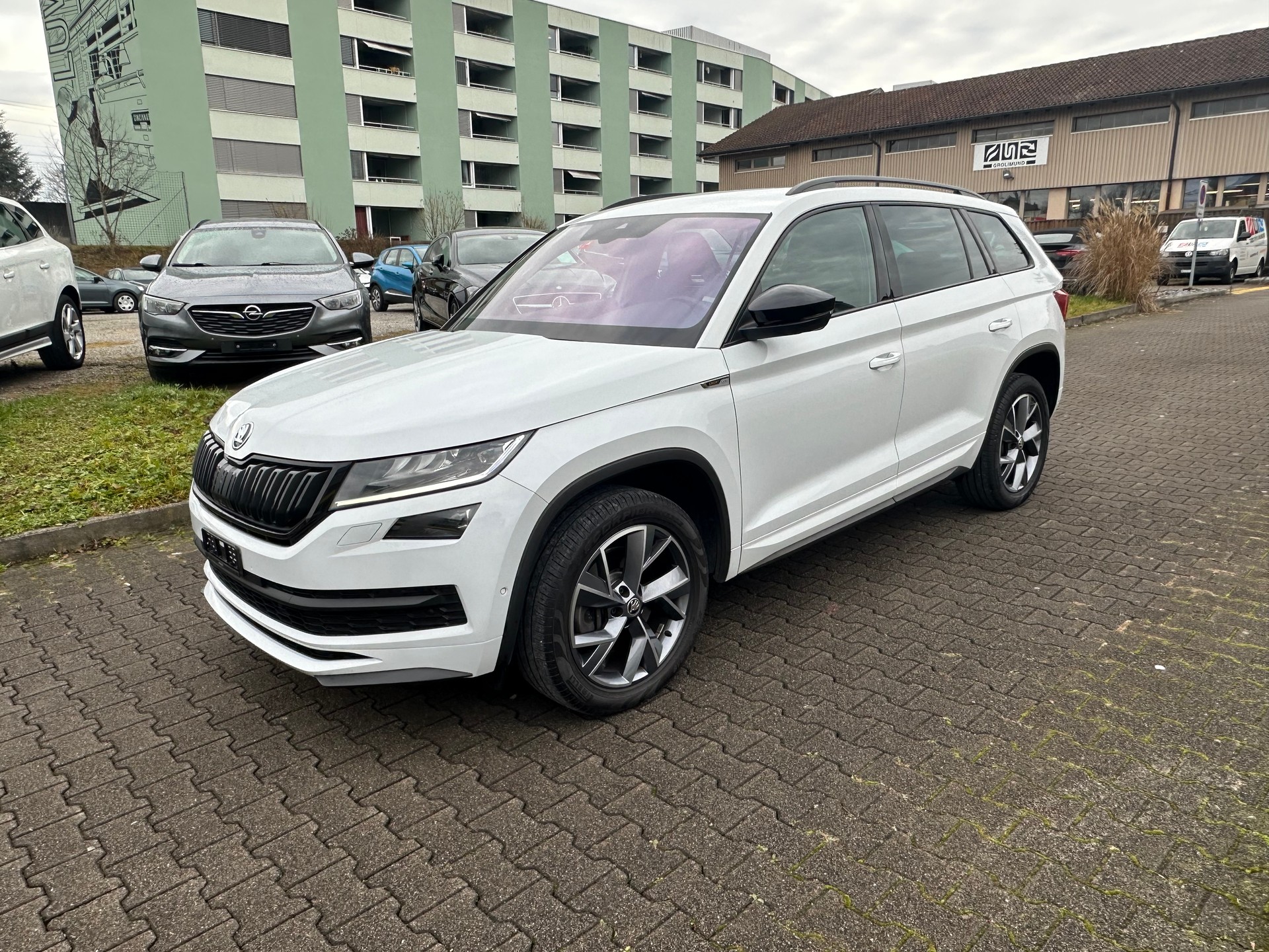 SKODA Kodiaq 2.0 TDI SCR SportLine 4x4 DSG-image-1