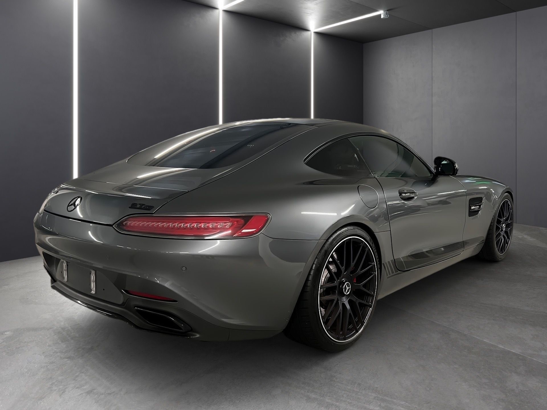 MERCEDES-BENZ AMG GT S Speedshift DCT *Performance Sitze*-image-2