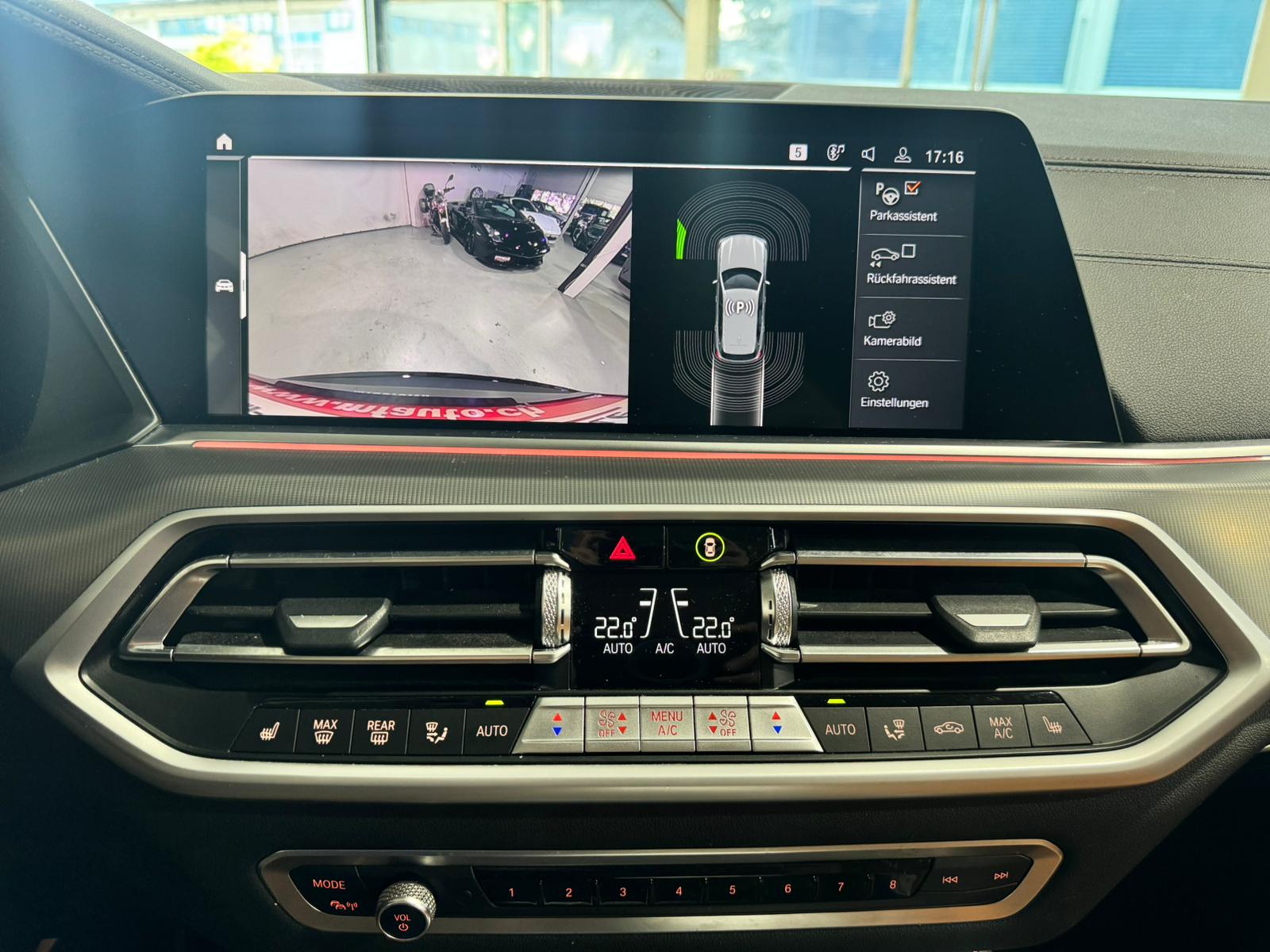 BMW X5 30d xDrive 7 PLÄTZER CH FAHRZEUG-image-16