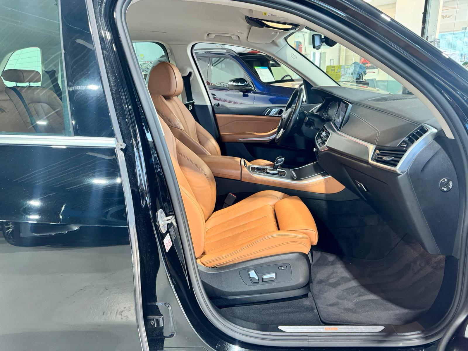 BMW X5 30d xDrive 7 PLÄTZER CH FAHRZEUG-image-11