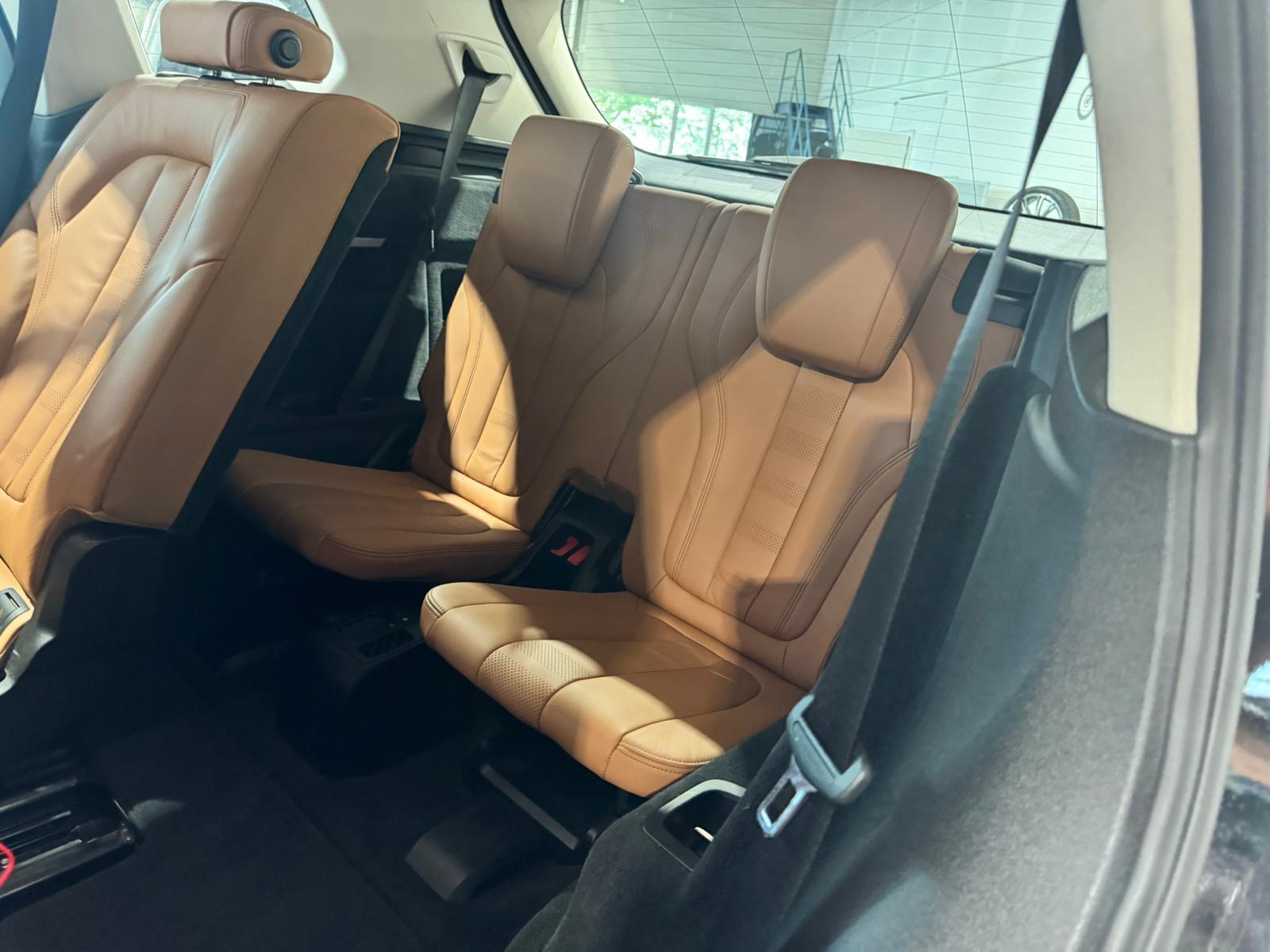 BMW X5 30d xDrive 7 PLÄTZER CH FAHRZEUG-image-8