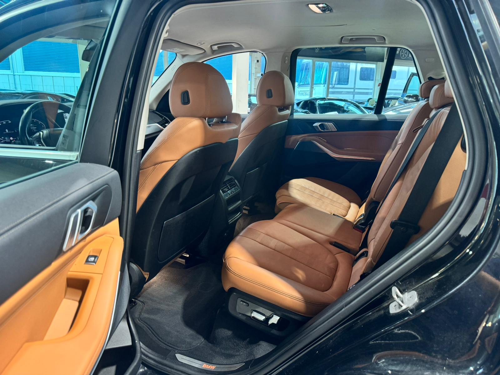 BMW X5 30d xDrive 7 PLÄTZER CH FAHRZEUG-image-7