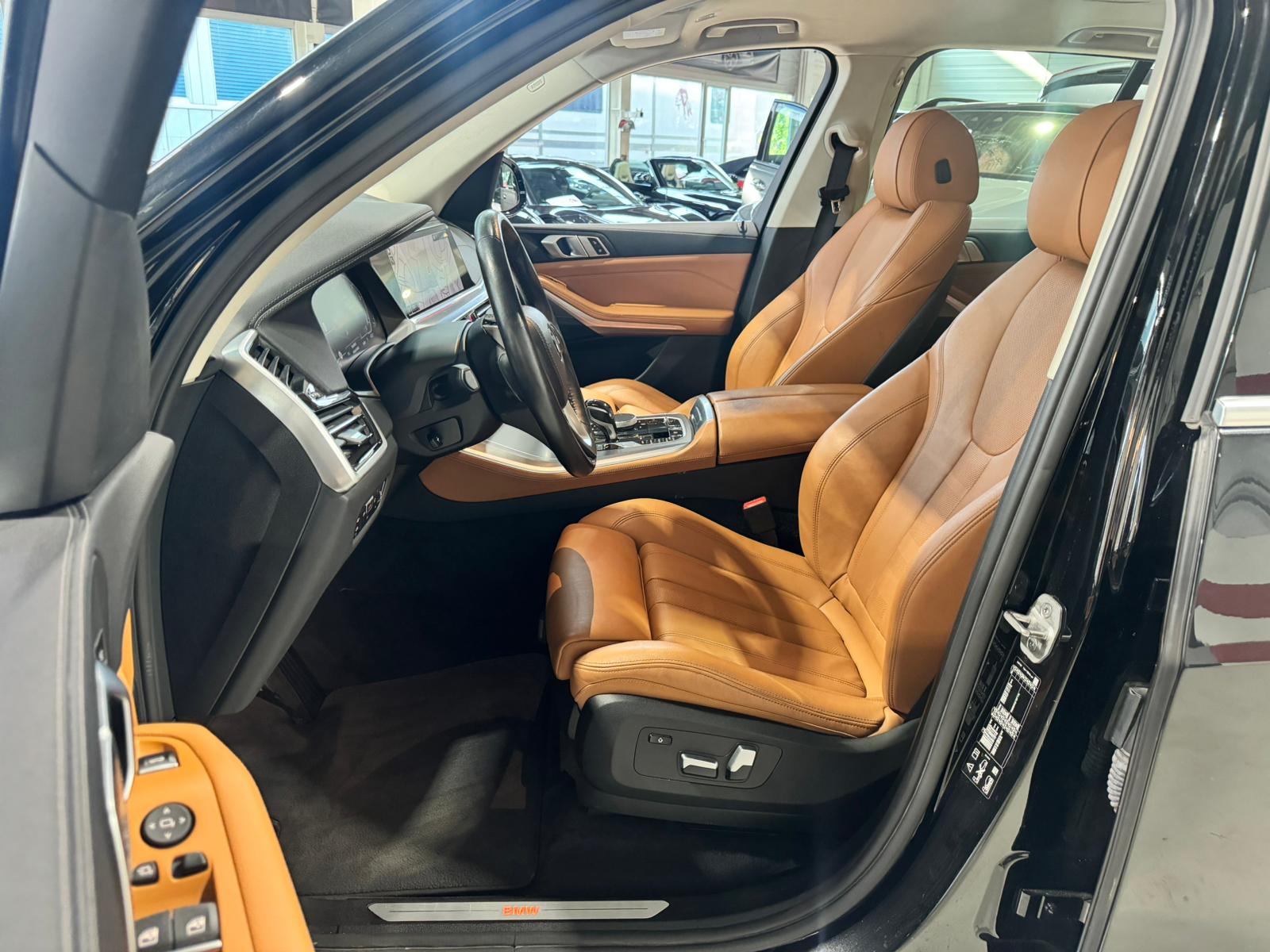 BMW X5 30d xDrive 7 PLÄTZER CH FAHRZEUG-image-6