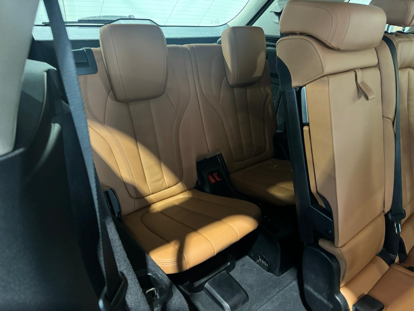BMW X5 30d xDrive 7 PLÄTZER CH FAHRZEUG-image-9