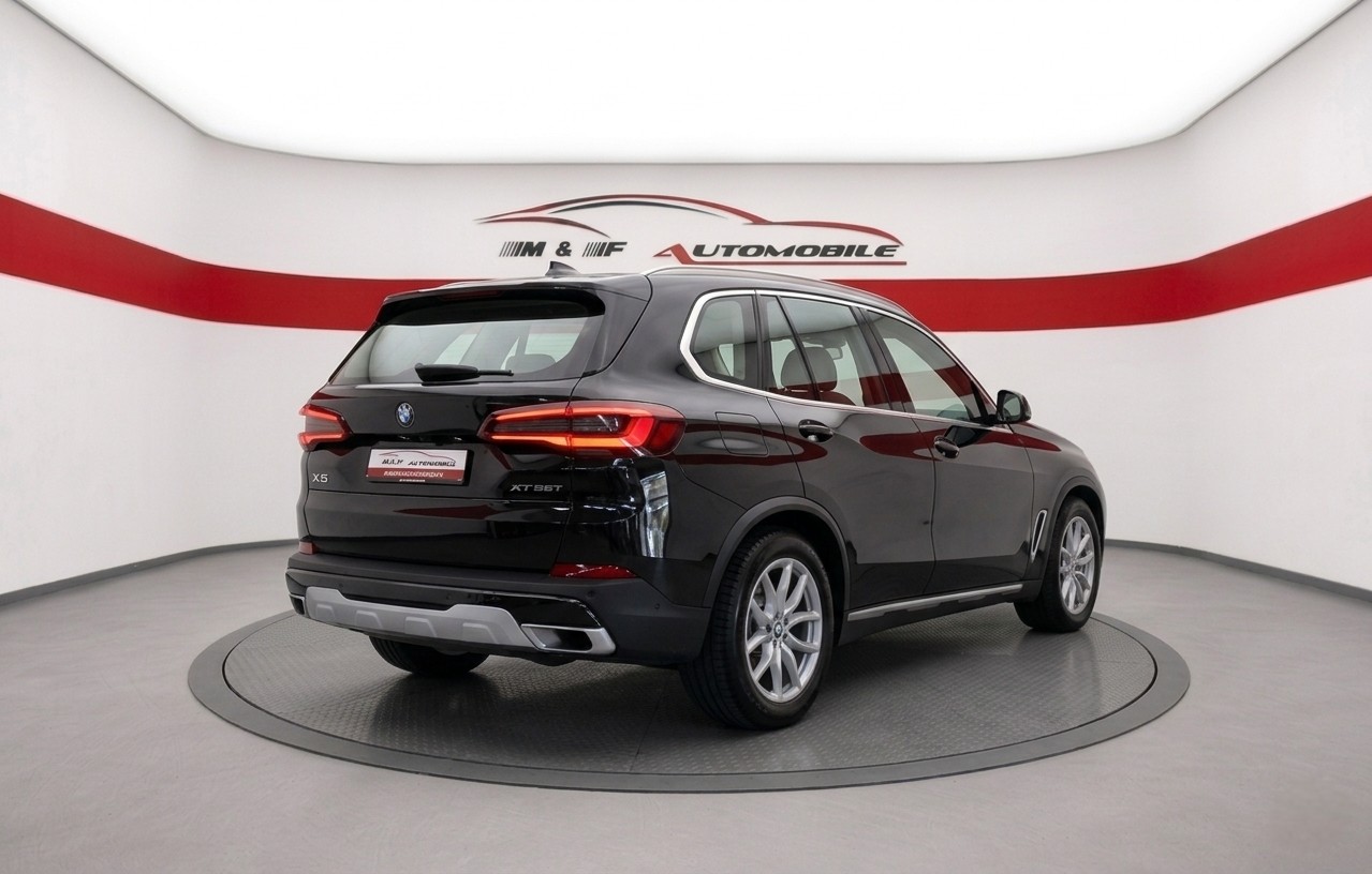 BMW X5 30d xDrive 7 PLÄTZER CH FAHRZEUG-image-5