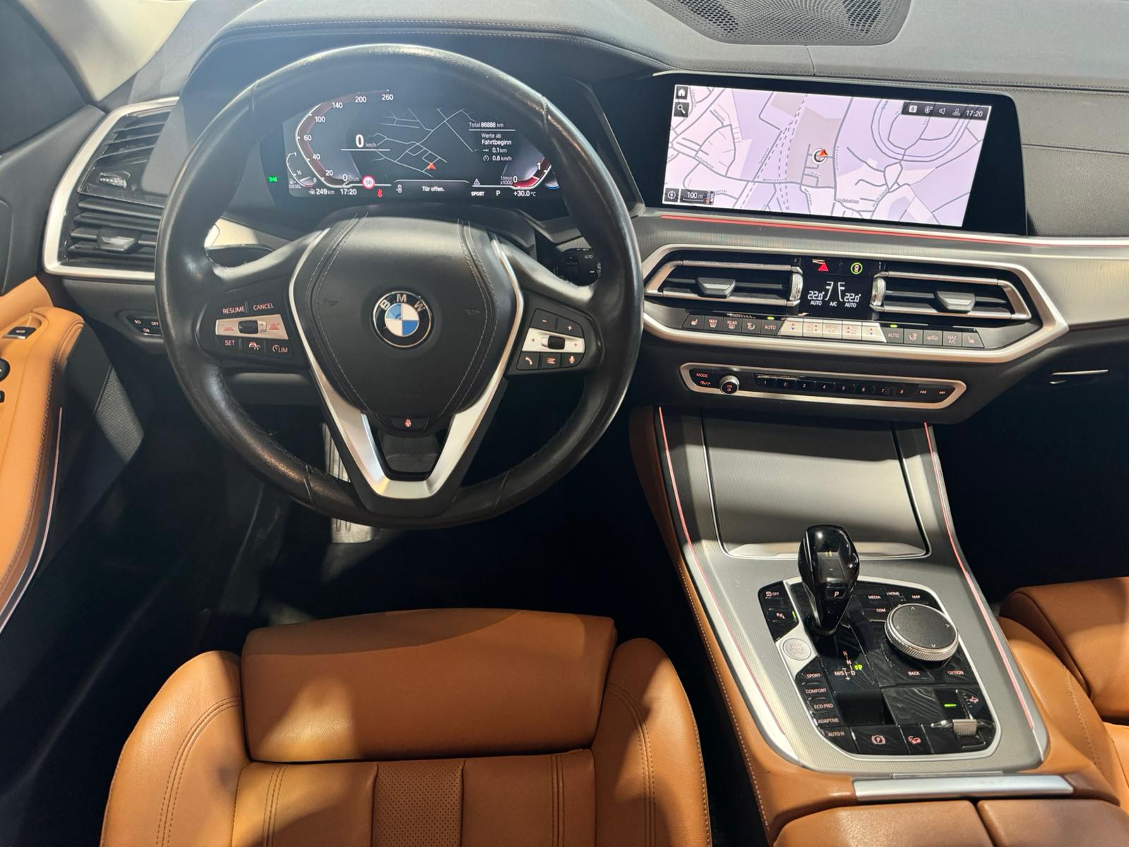 BMW X5 30d xDrive 7 PLÄTZER CH FAHRZEUG-image-14