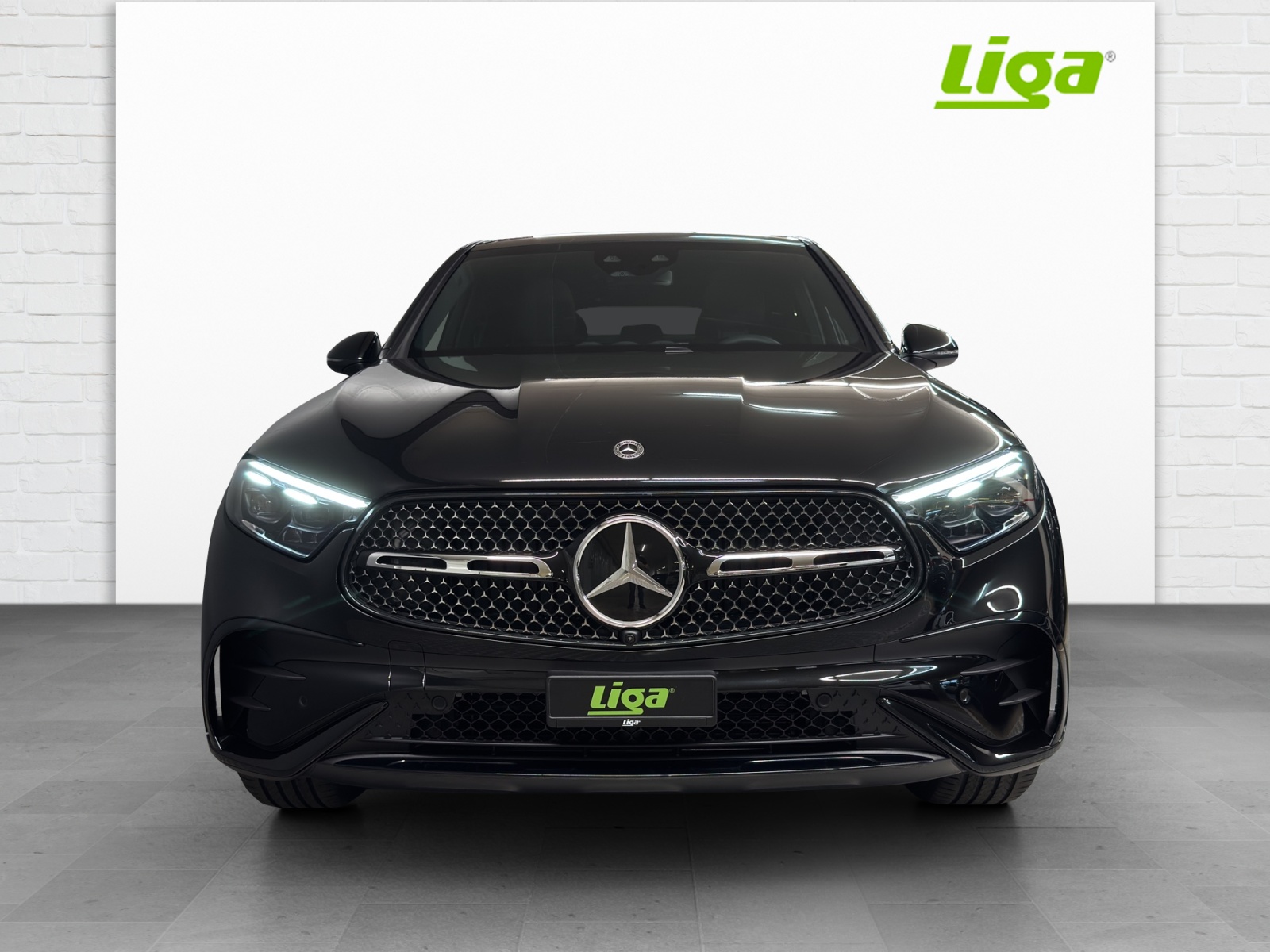 MERCEDES-BENZ GLC 220 d AMG Line 4Matic Coupé-image-2