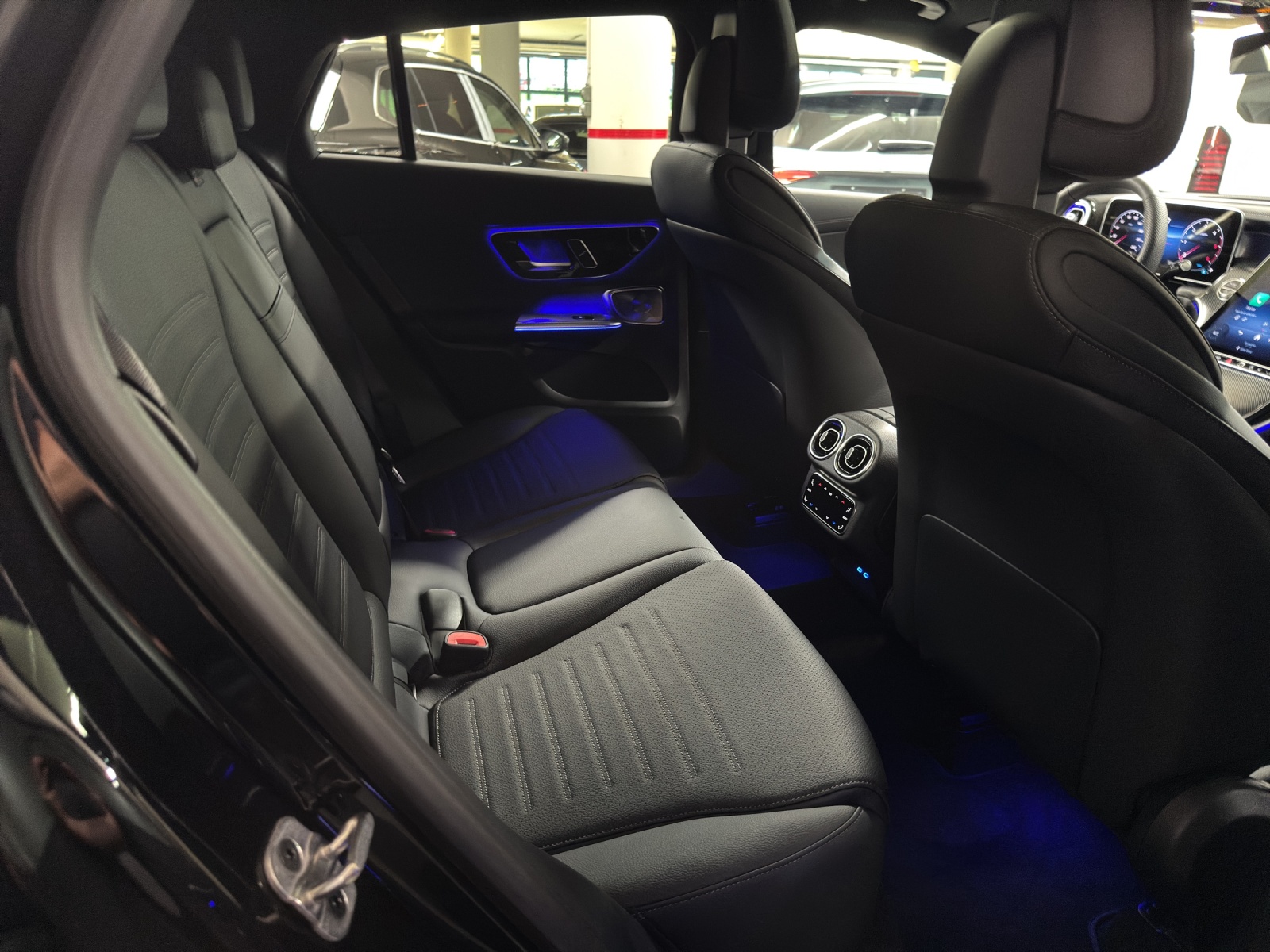 MERCEDES-BENZ GLC 220 d AMG Line 4Matic Coupé-image-9