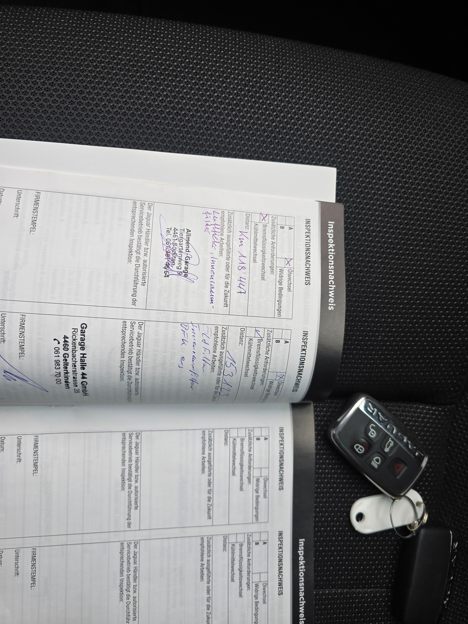 JAGUAR XE 20d Portfolio AWD Automat-image-29