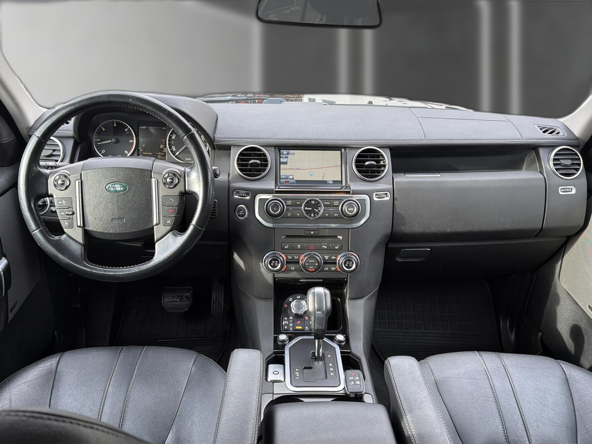 LAND ROVER Discovery 3.0 TDV6 HSE Automatic-image-9