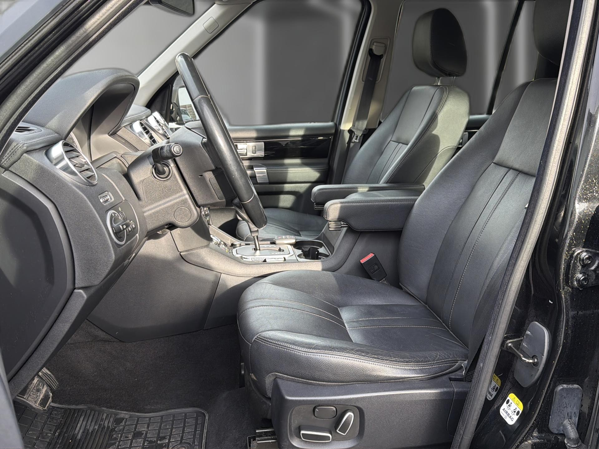 LAND ROVER Discovery 3.0 TDV6 HSE Automatic-image-10