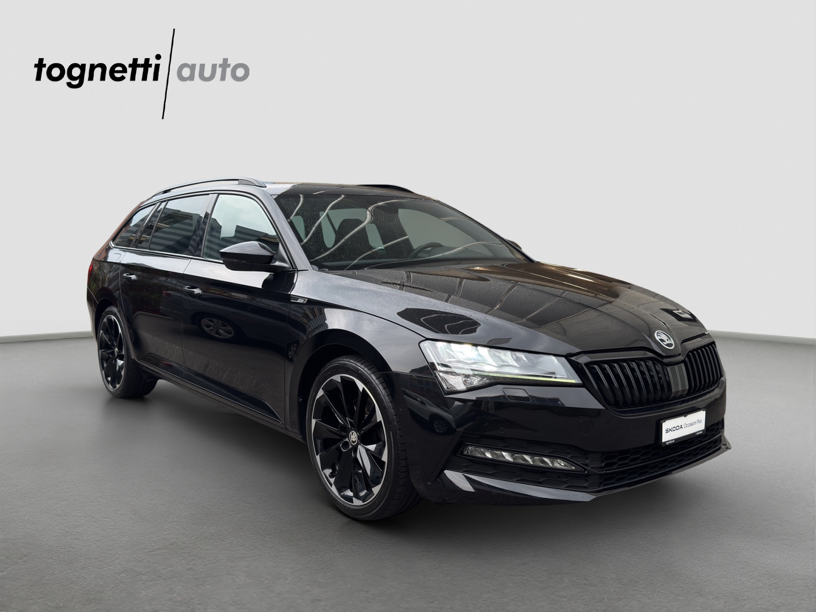 SKODA Superb Combi 2.0 TDi SportLine 4x4 DSG-image-1