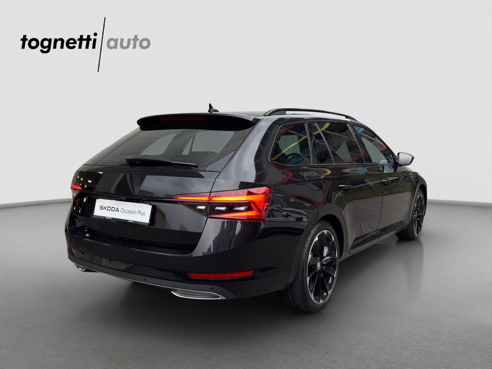 SKODA Superb Combi 2.0 TDi SportLine 4x4 DSG-image-3