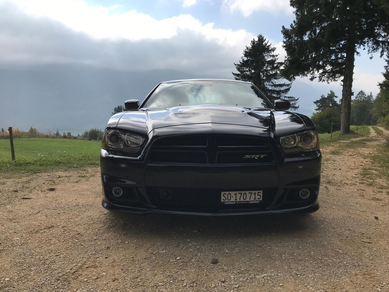 DODGE SRT-8-image-2