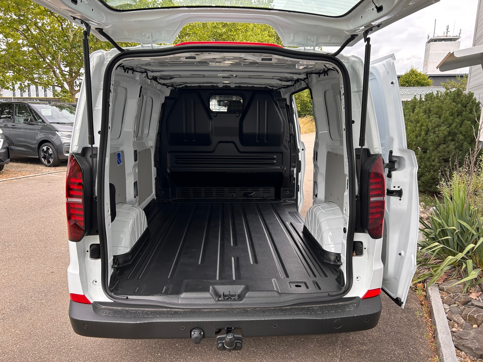 VW e-Transporter 70 kWh-image-5