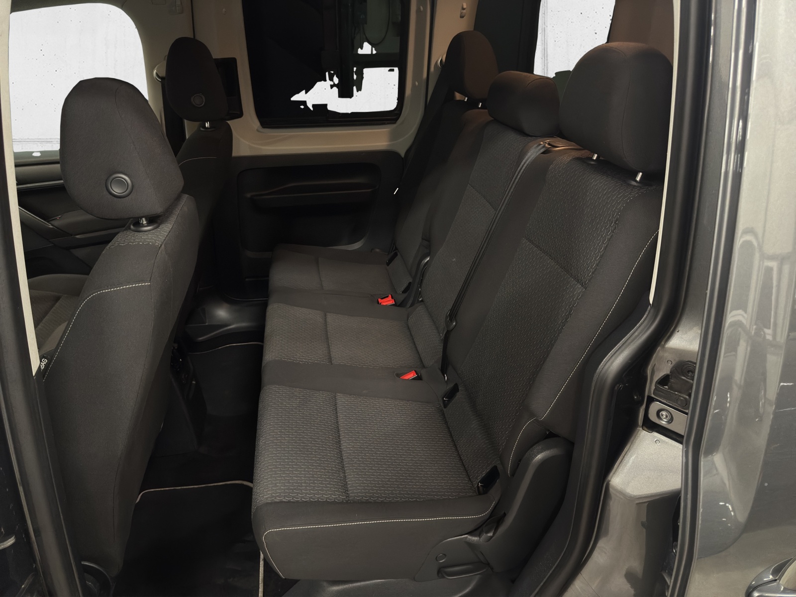 VW Caddy 2.0 TDI Family DSG-image-10