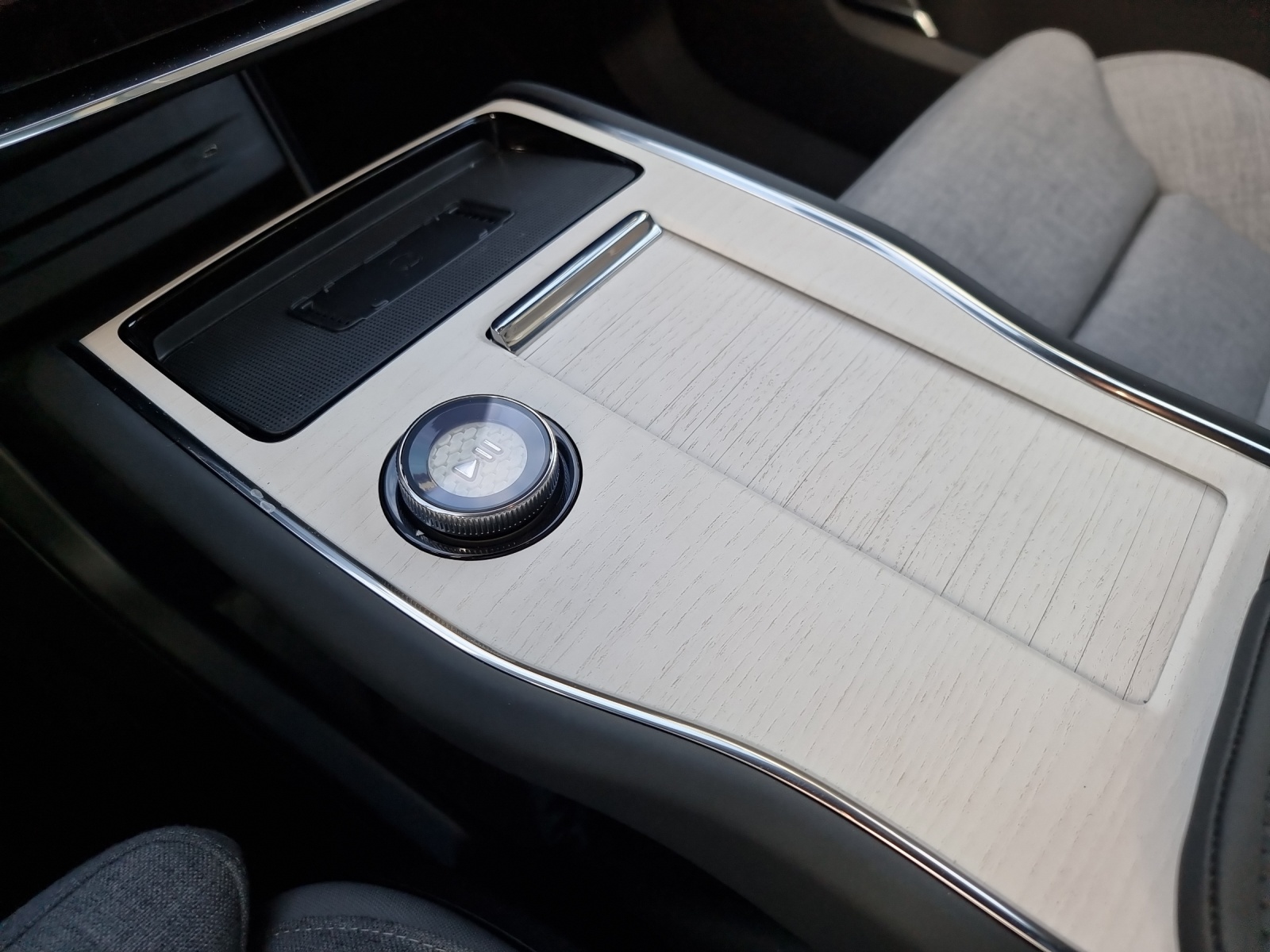 VOLVO EX90 Twin Performance Ultra AWD-image-11