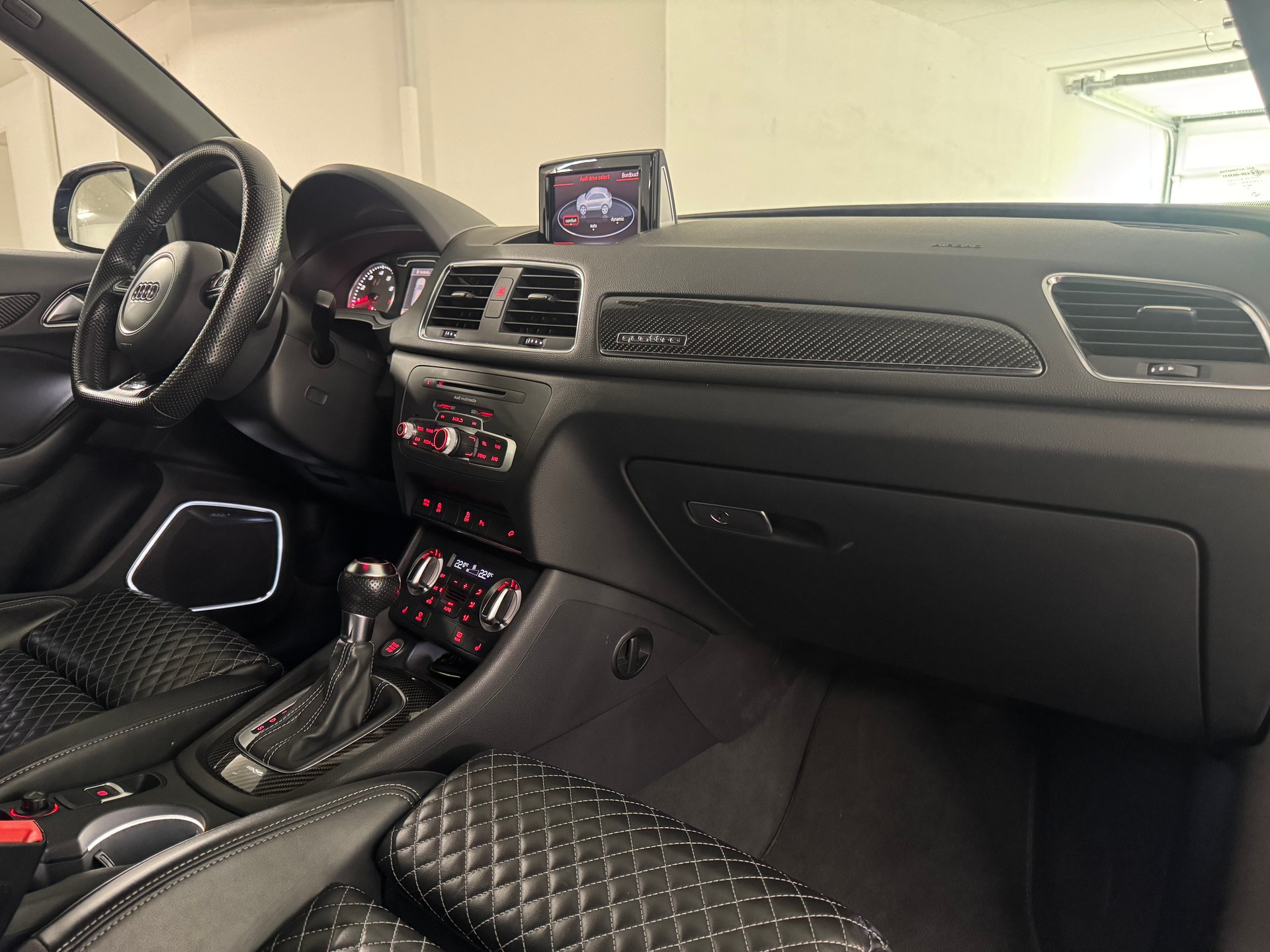 AUDI RS Q3 2.5 TFSI quattro S-tronic-image-12