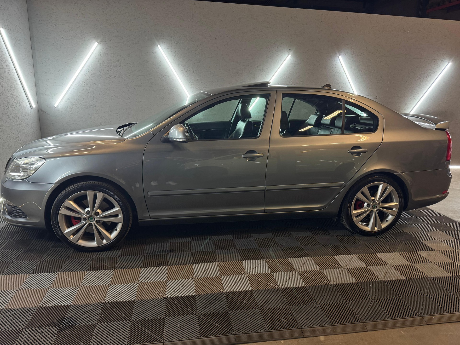 SKODA Octavia 2.0 TDI RS DSG-image-4