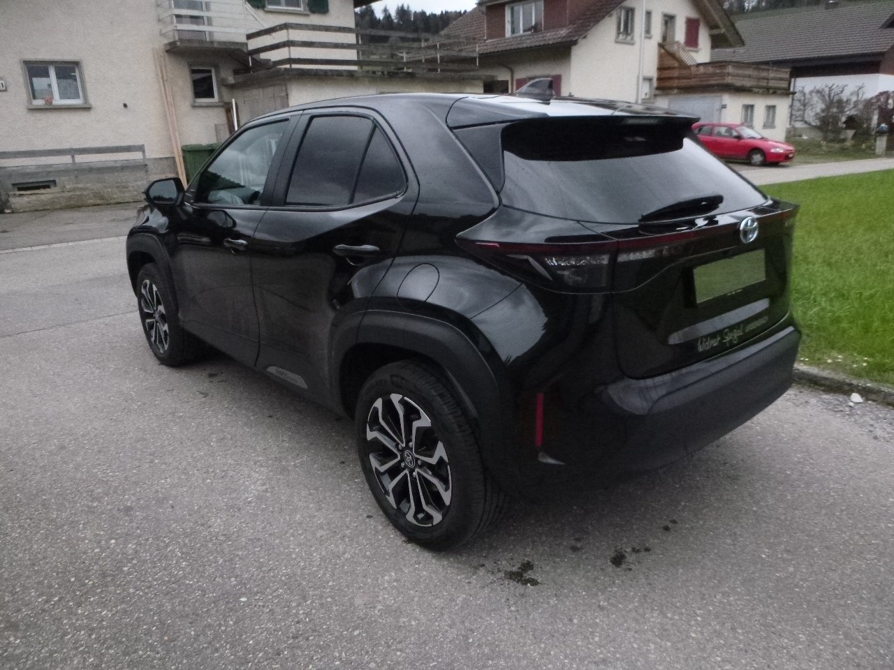 TOYOTA Yaris Cross 1.5 Trend e-CVT AWDi-showroom-element-3