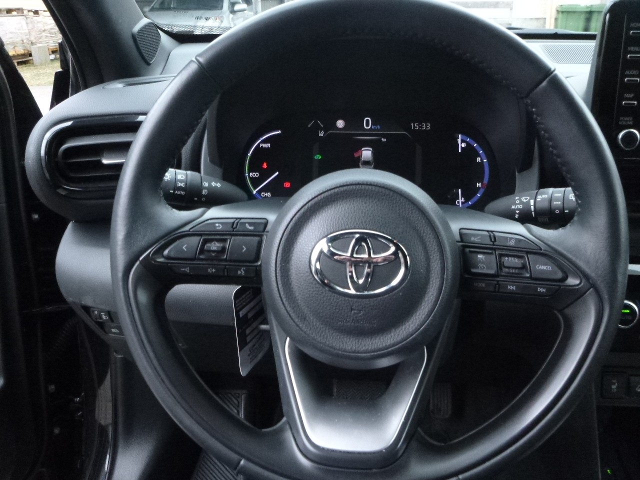 TOYOTA Yaris Cross 1.5 Trend e-CVT AWDi-image-19