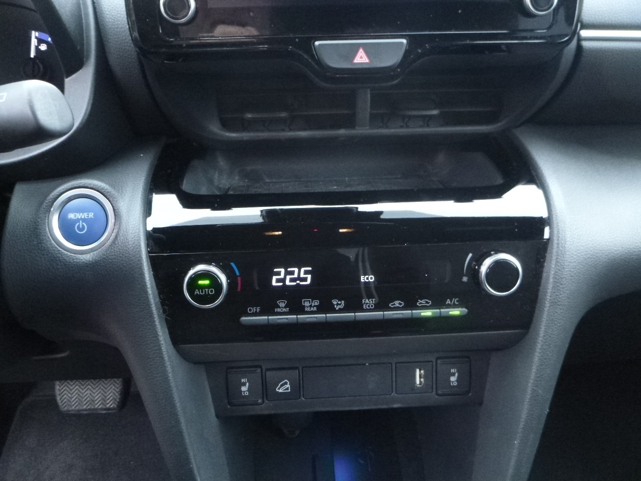 TOYOTA Yaris Cross 1.5 Trend e-CVT AWDi-image-18