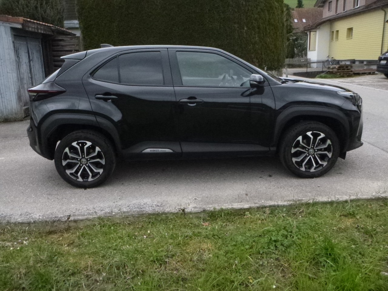 TOYOTA Yaris Cross 1.5 Trend e-CVT AWDi-image-6