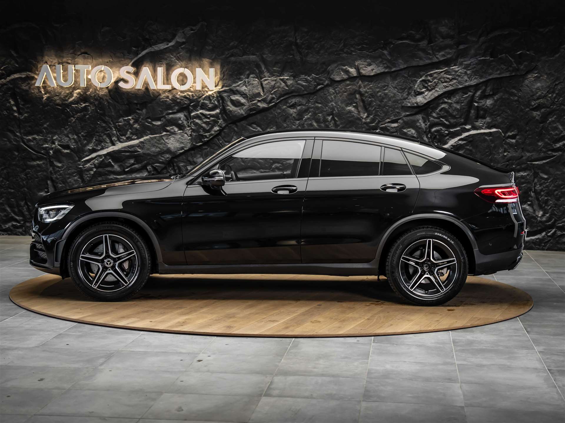 MERCEDES-BENZ GLC Coupé 300 d AMG Line 4Matic 9G-Tronic *Anhängerkupplung*-image-2