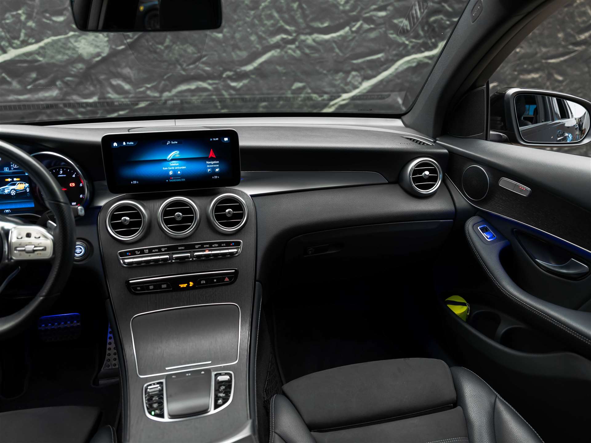 MERCEDES-BENZ GLC Coupé 300 d AMG Line 4Matic 9G-Tronic *Anhängerkupplung*-image-28