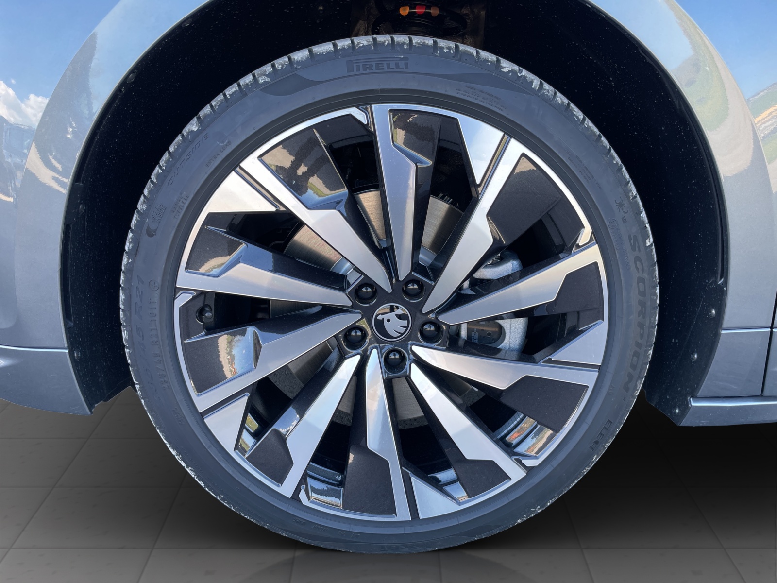 SKODA Enyaq 85x Sportline 4x4-image-19