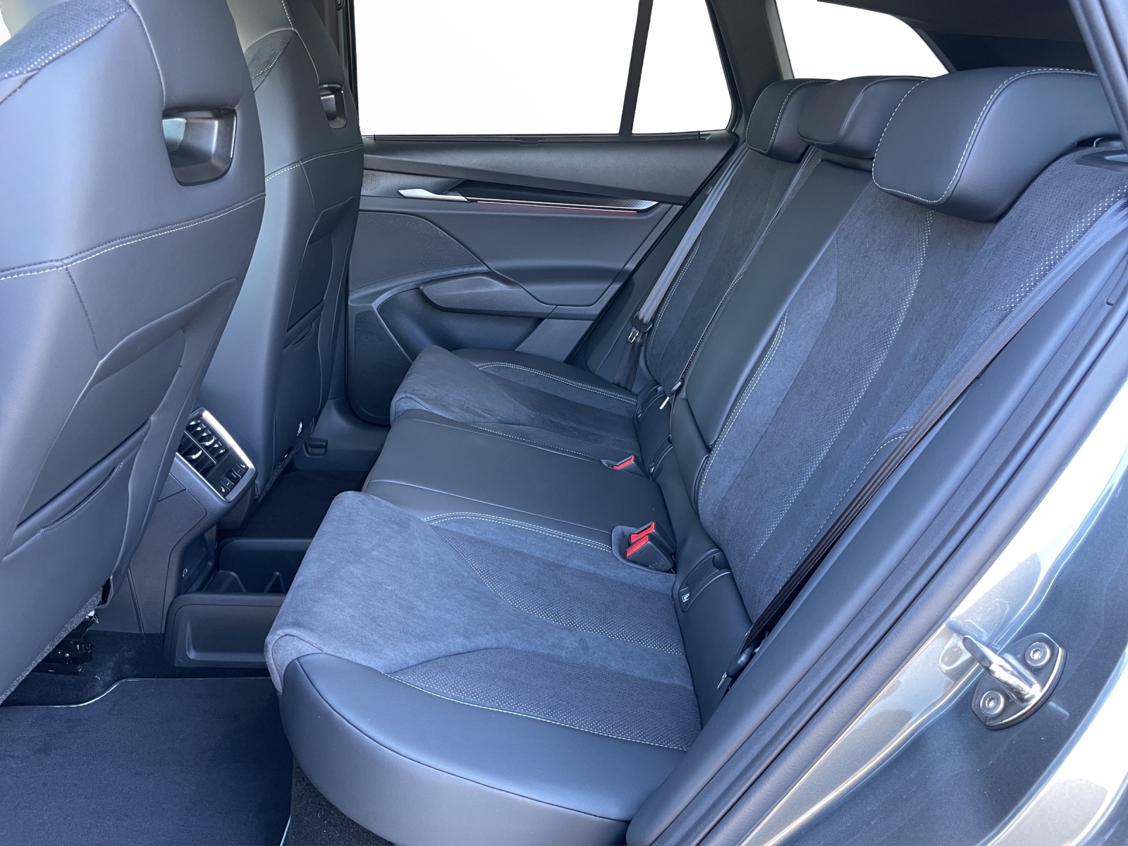 SKODA Enyaq 85x Sportline 4x4-image-14