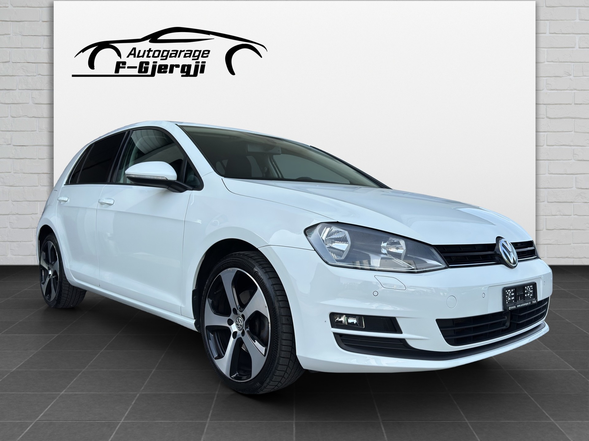 VW Golf 2.0 TDI Comfortline-showroom-element-1