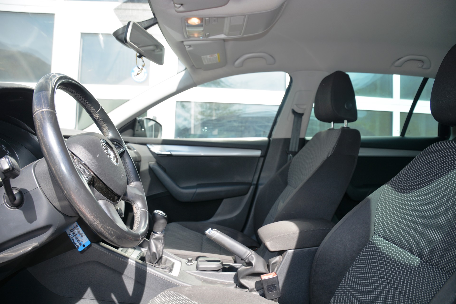 SKODA Octavia Combi 2.0 TDI Ambition 4x4-image-14