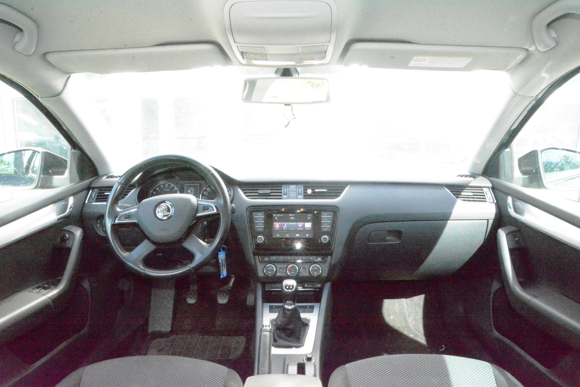 SKODA Octavia Combi 2.0 TDI Ambition 4x4-image-4