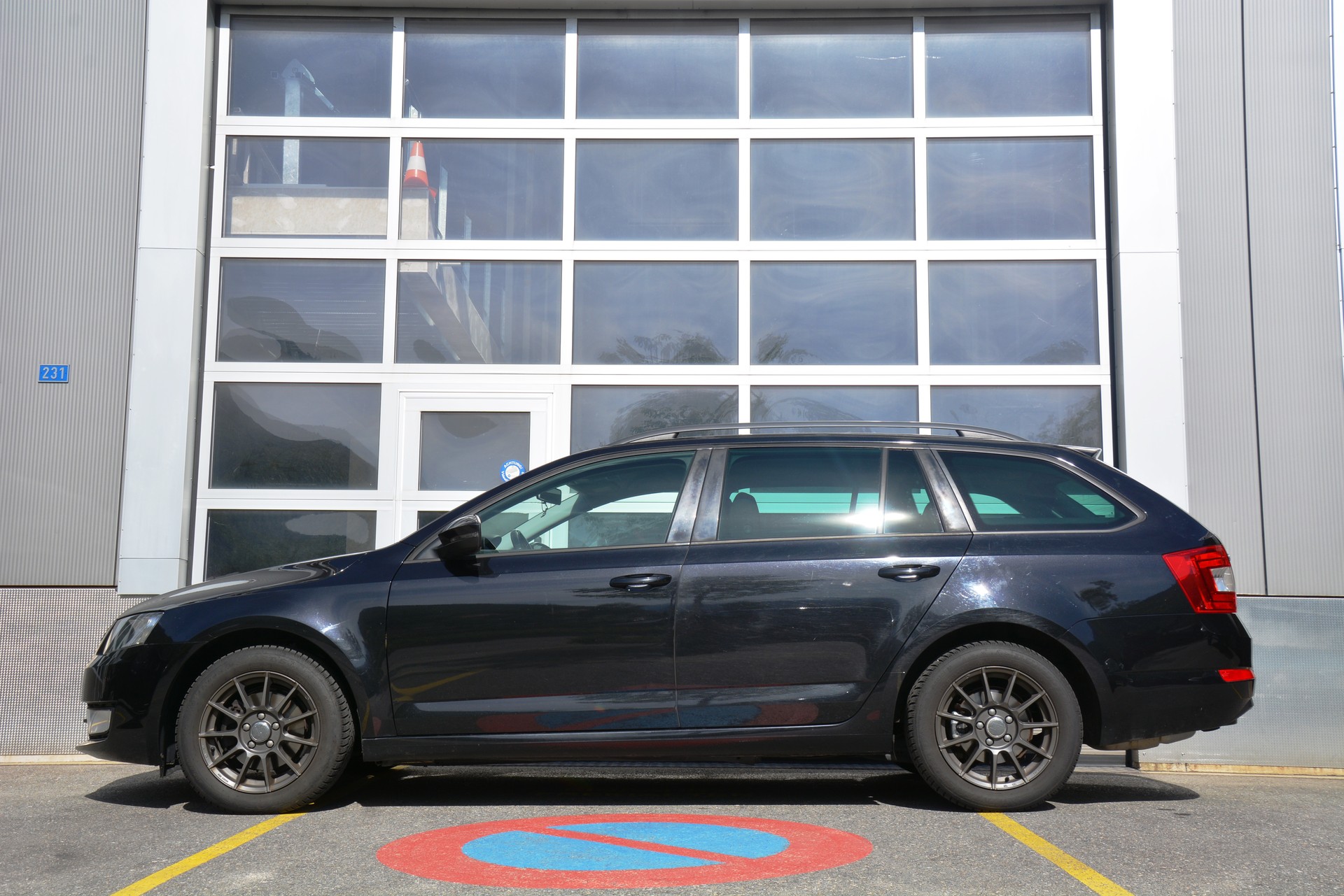 SKODA Octavia Combi 2.0 TDI Ambition 4x4-image-2