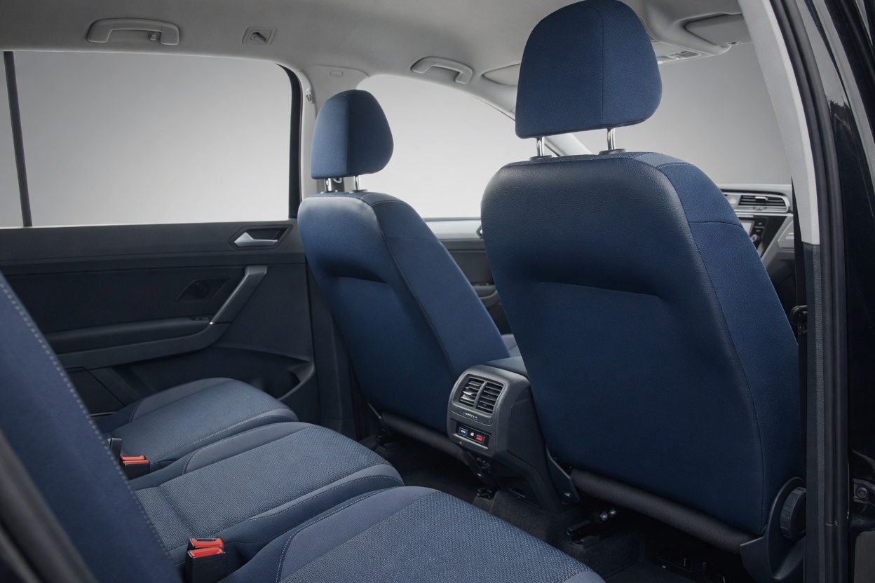VW Touran 1.6 TDI BlueMotion Technology Trendline DSG-image-13
