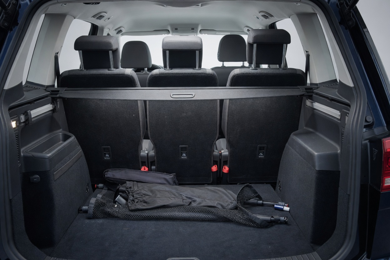 VW Touran 1.6 TDI BlueMotion Technology Trendline DSG-image-14