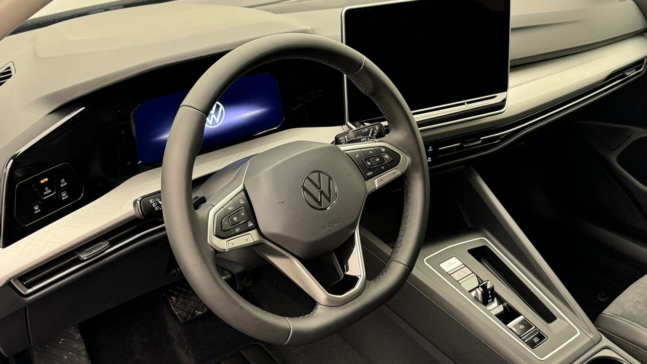 VW Golf VIII 1.5 TSI PHEV Limited-image-6