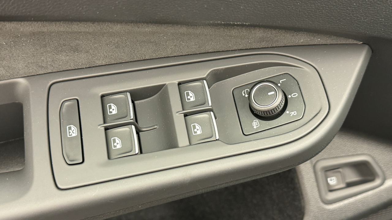 VW Golf VIII 1.5 TSI PHEV Limited-image-8