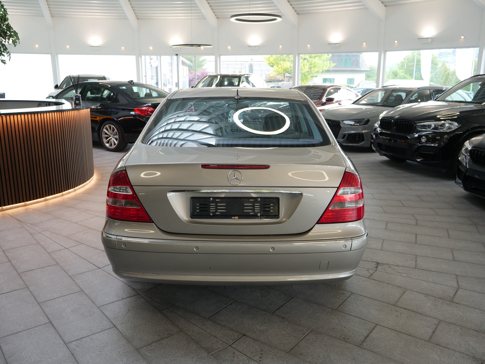 MERCEDES-BENZ E 500 Elégance 4Matic Automatic-image-6