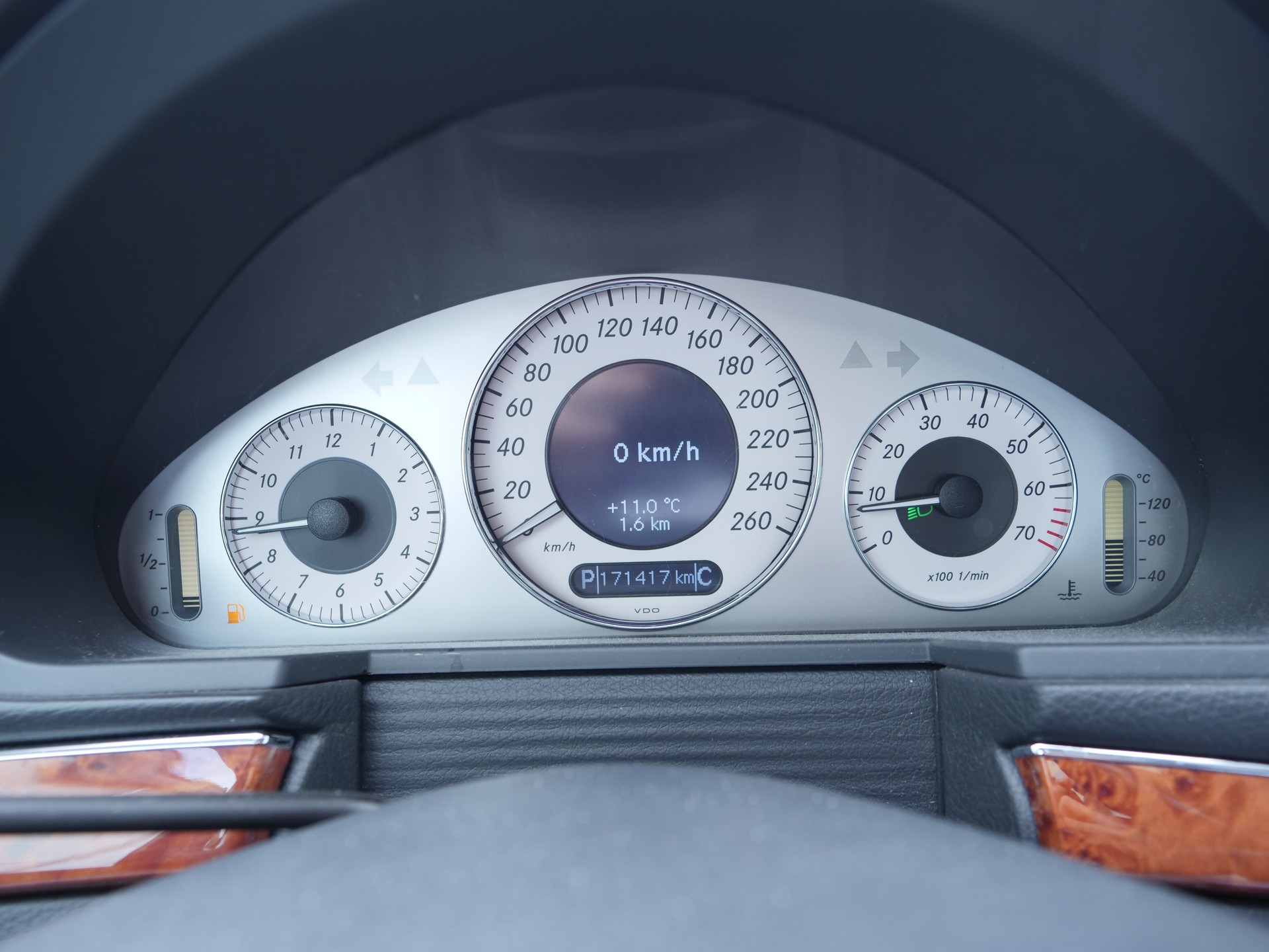 MERCEDES-BENZ E 500 Elégance 4Matic Automatic-image-11