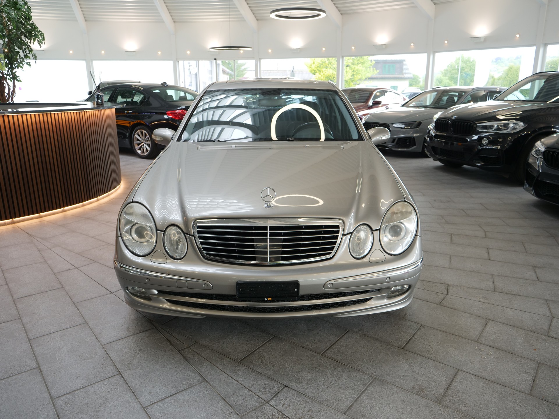 MERCEDES-BENZ E 500 Elégance 4Matic Automatic-image-5