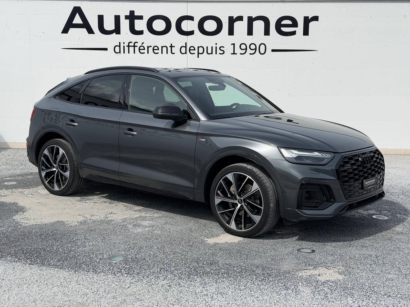 AUDI Q5 Sportback 40 TDI Blackedition quattro S-tronic-image-2