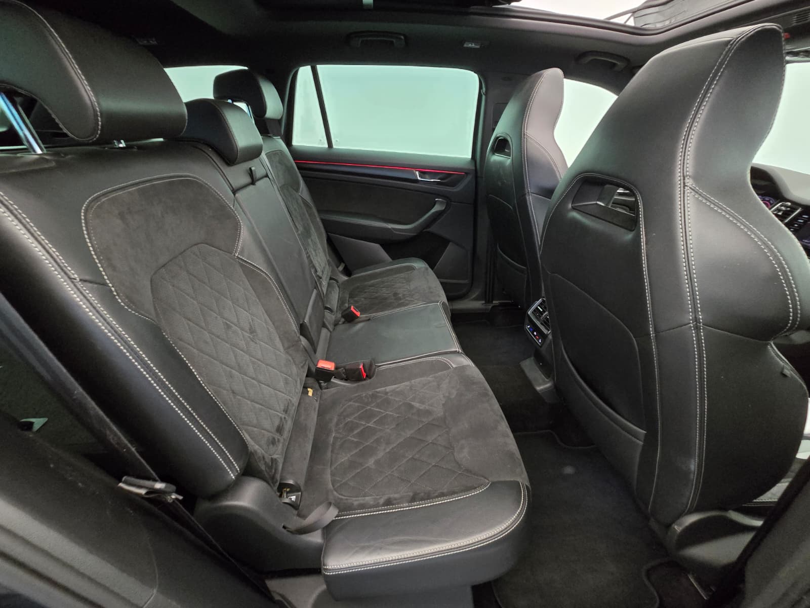 SKODA Kodiaq 2.0 TSI 4x4 Sport Line-image-12