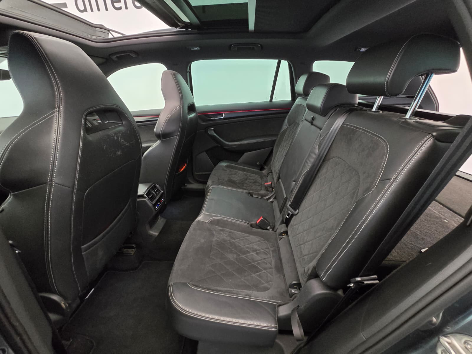SKODA Kodiaq 2.0 TSI 4x4 Sport Line-image-11