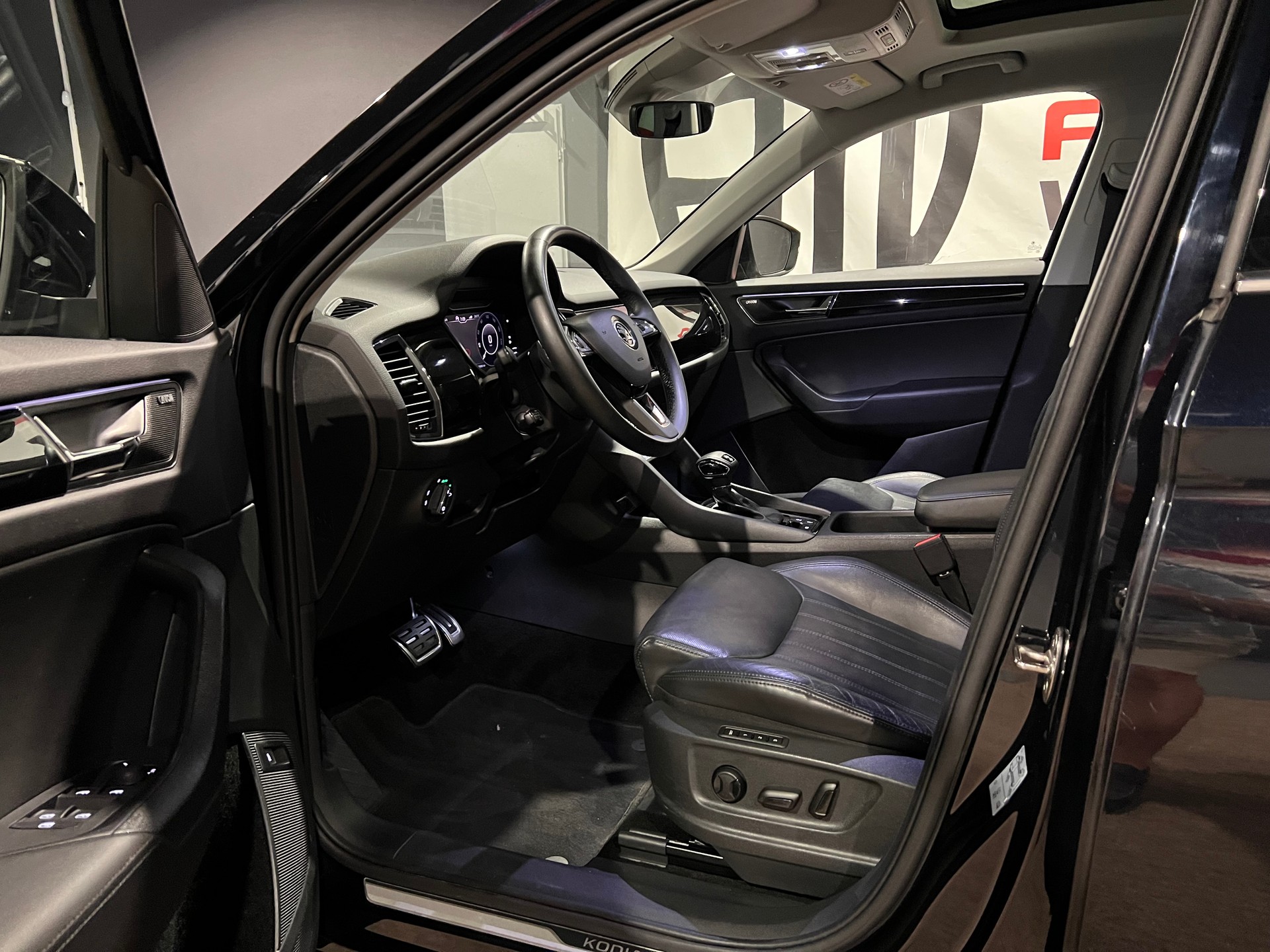 SKODA Kodiaq 2.0 TSI 4x4 L&K-image-9