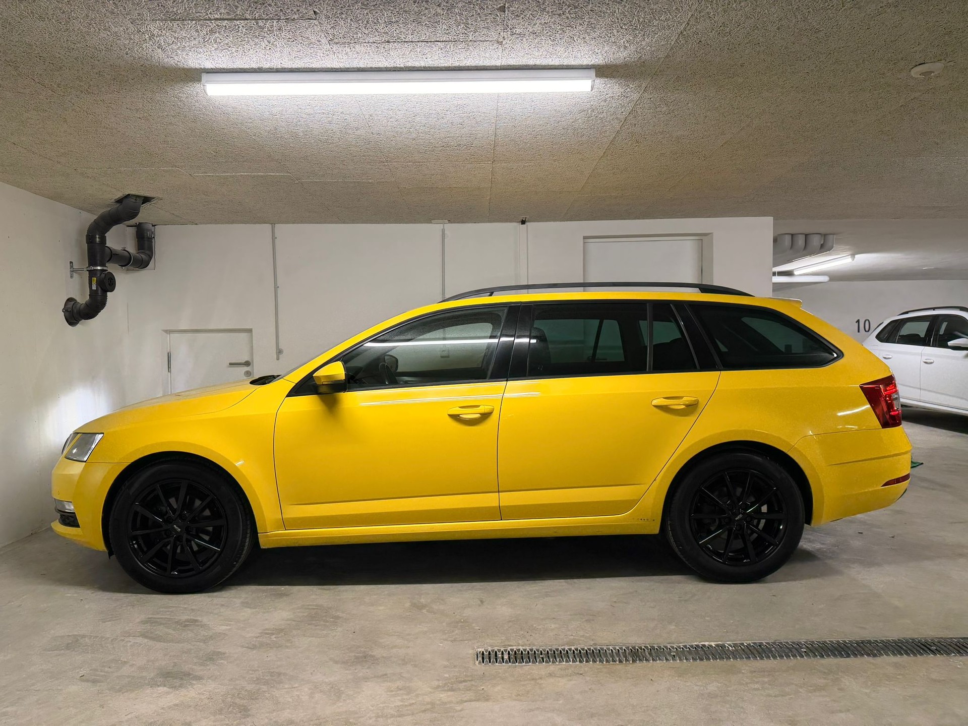 SKODA Octavia Combi 2.0 TDI Ambition 4x4 DSG-image-3