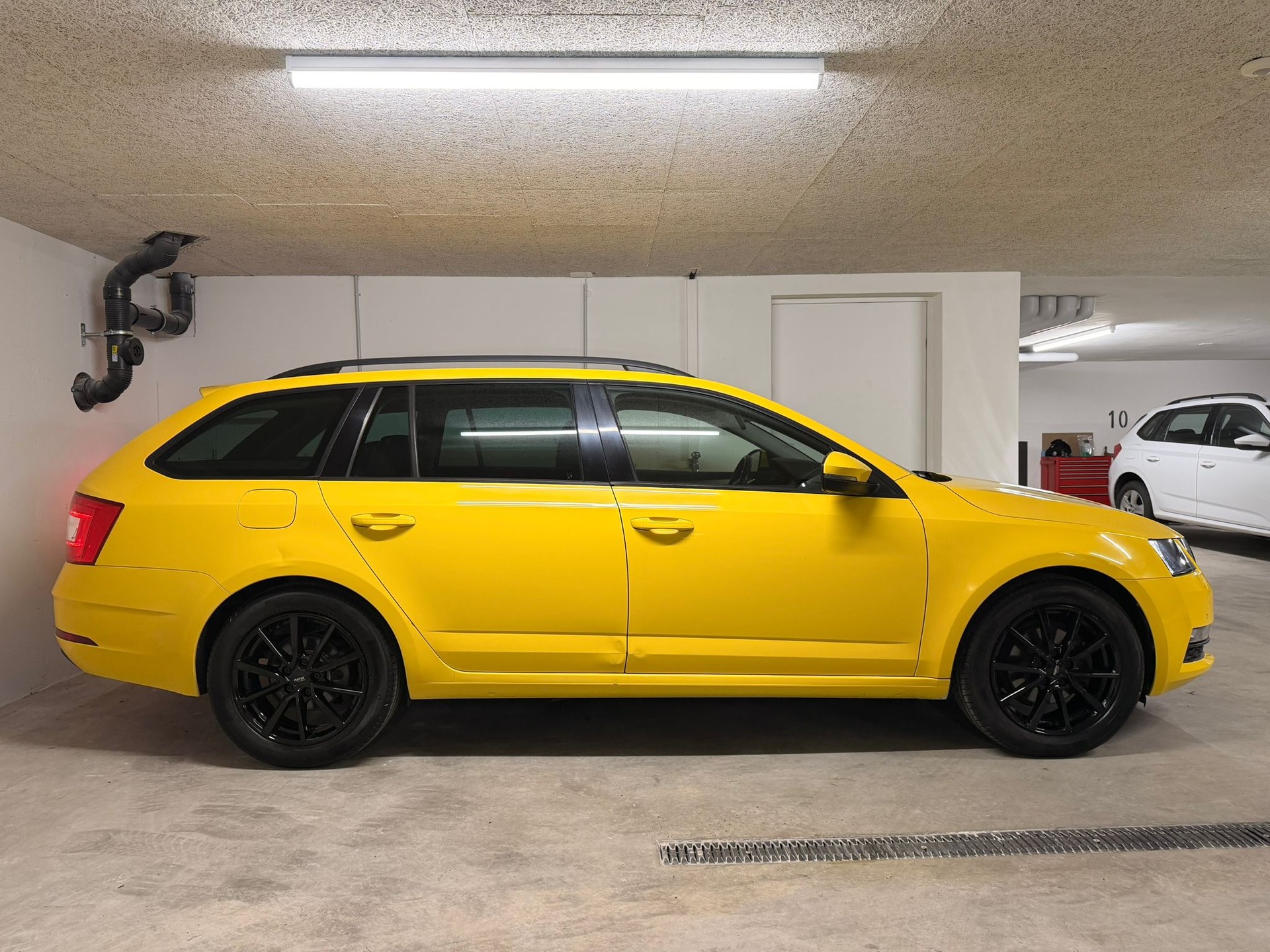 SKODA Octavia Combi 2.0 TDI Ambition 4x4 DSG-image-7