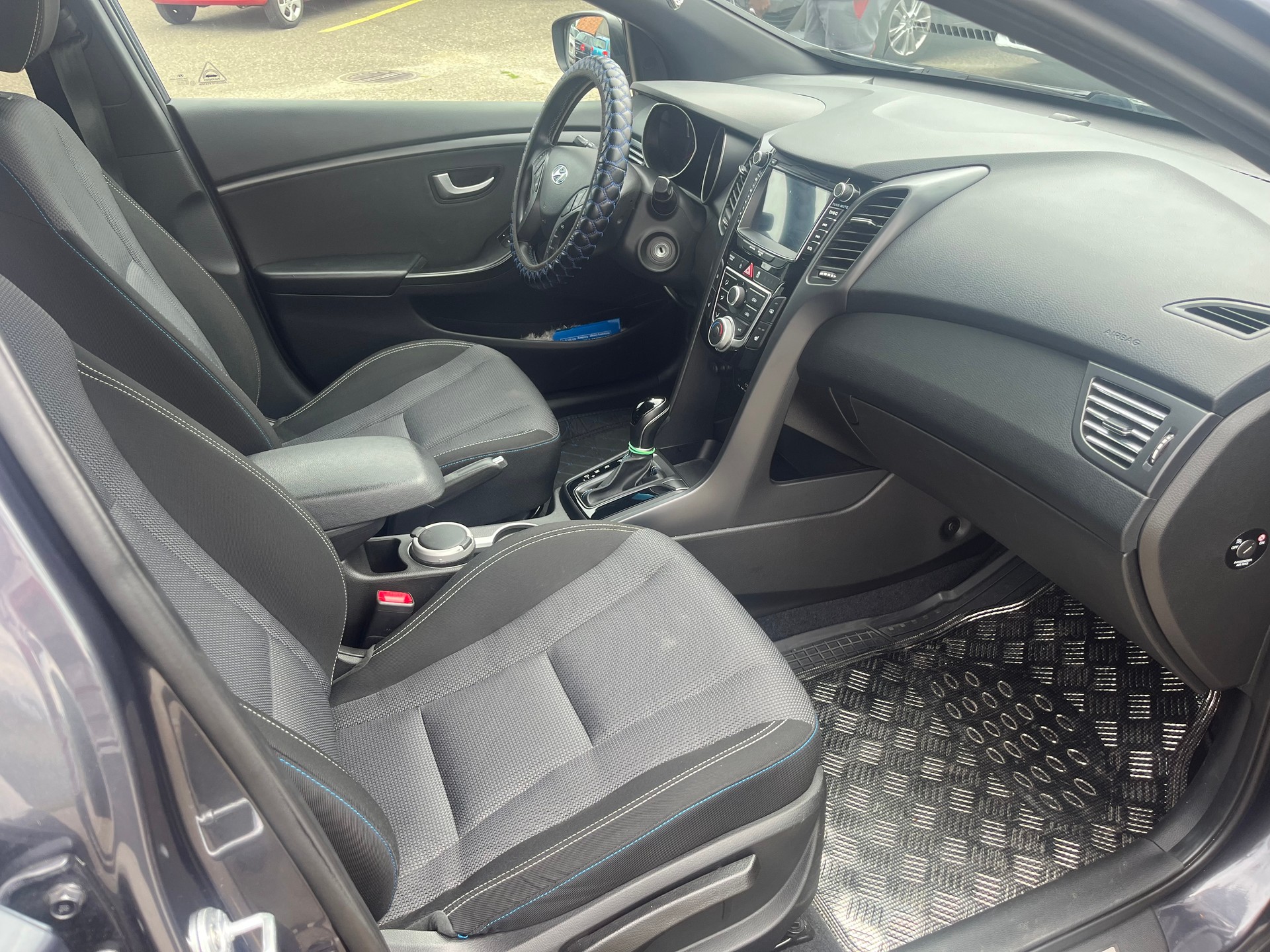 HYUNDAI i30 Wagon 1.6 CRDi GO Automatic DCT-image-5