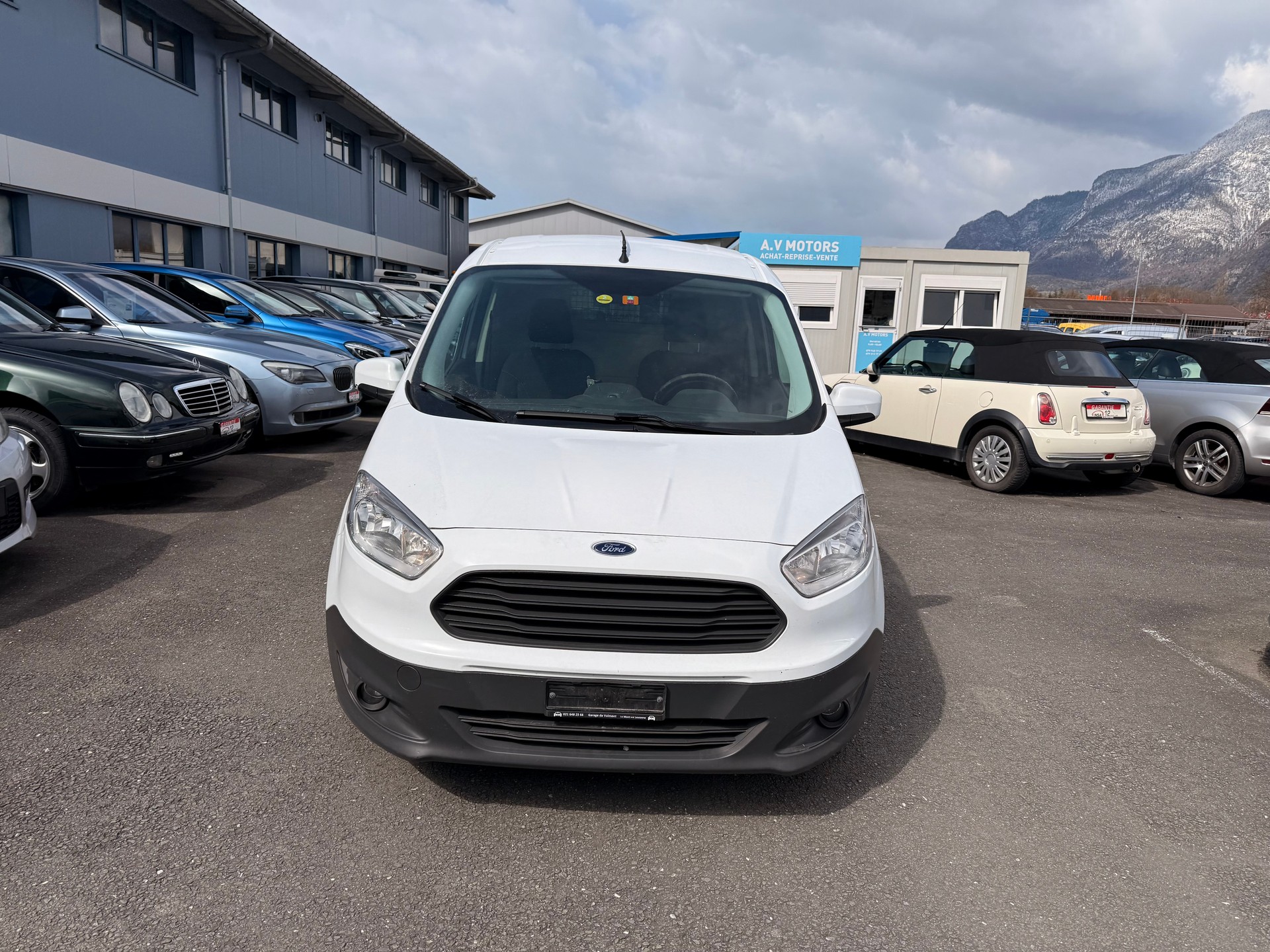FORD Transit Courier Van 1.5 TDCi Ambiente-image-1